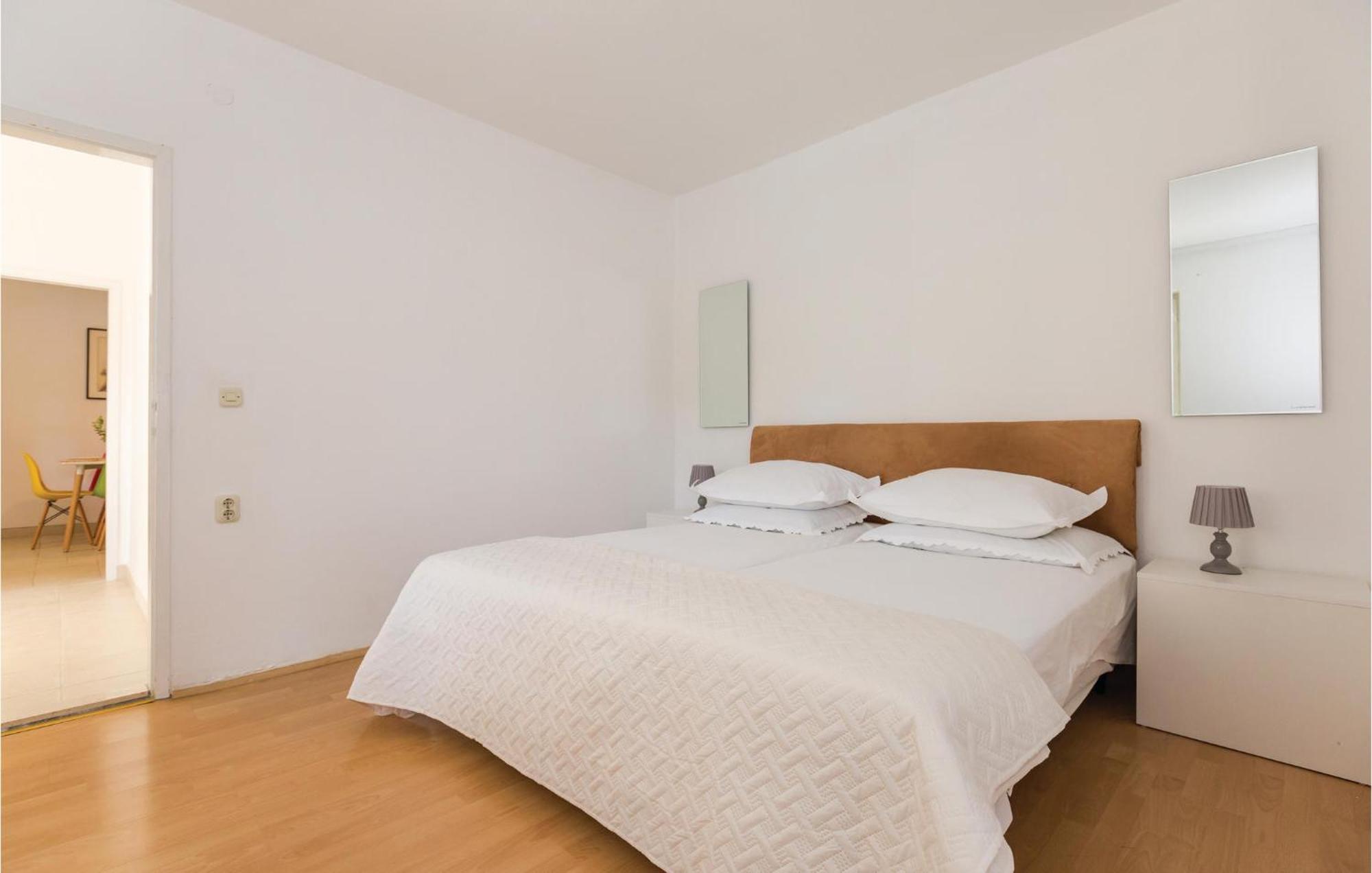 1 Bedroom Gorgeous Apartment In 마카르스카 외부 사진